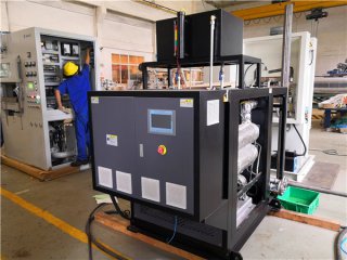 電加熱導(dǎo)熱油爐電磁閥打開出現(xiàn)聲響是什么原因？